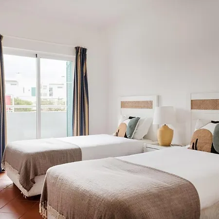 Prainha 2br | Pool & Access