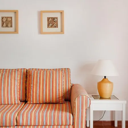 Apartamento Prainha 2br | Pool & Access