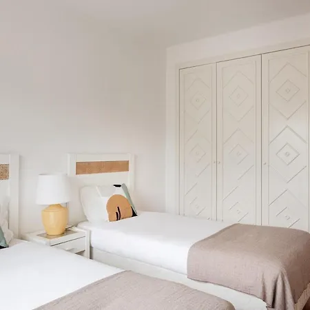 Prainha 2br | Pool & Access * Alvor