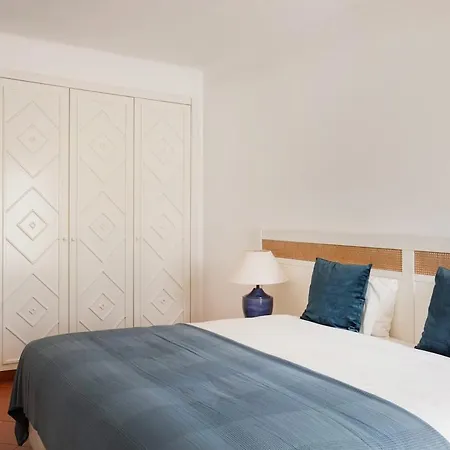 Apartamento Prainha 2br | Pool & Access