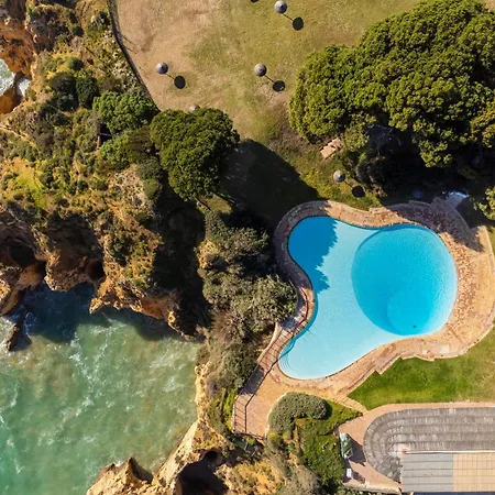Apartamento Prainha 2br | Pool & Access